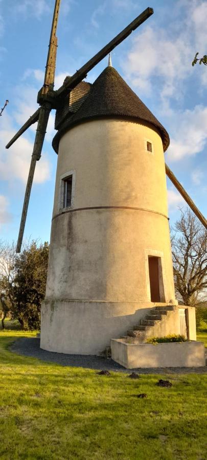 Villa Moulin A Vent Le Champ Du Trail Saint-Cyr-des-Gats Exterior foto